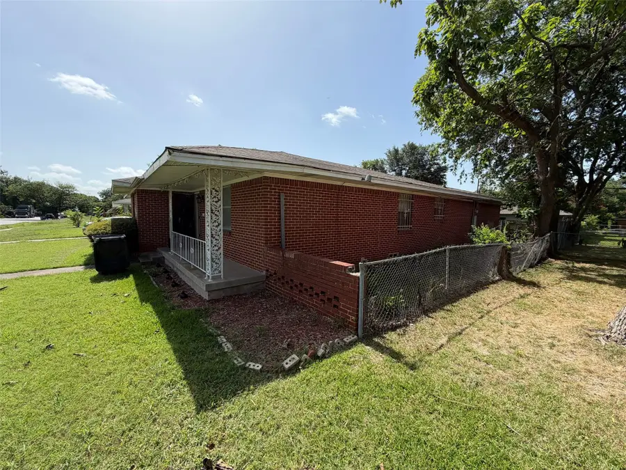 608 Donlee Road, Lancaster, TX 75134 - #2