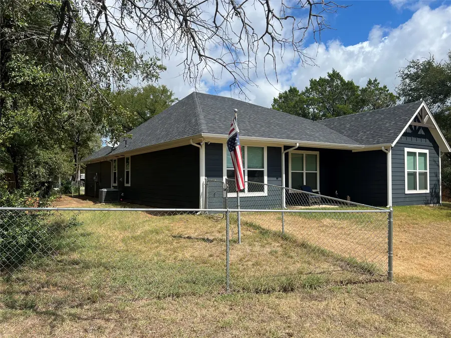 505 S Sky Court, Granbury, TX 76049 - #2