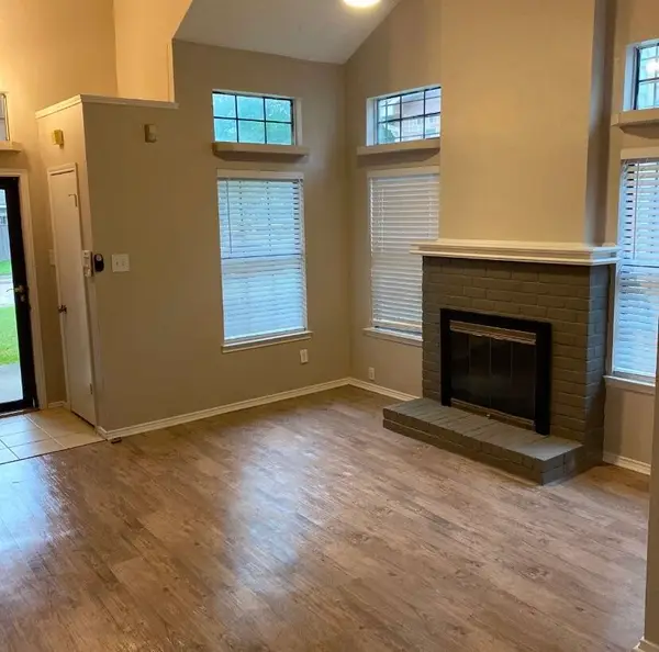 5027 Clover Haven Street, Dallas, TX 75227