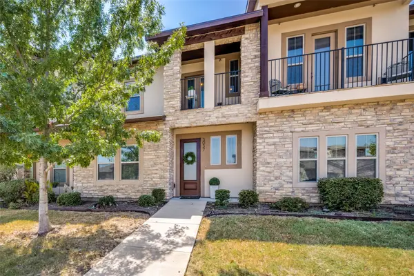 3037 Solana Circle, Denton, TX 76207