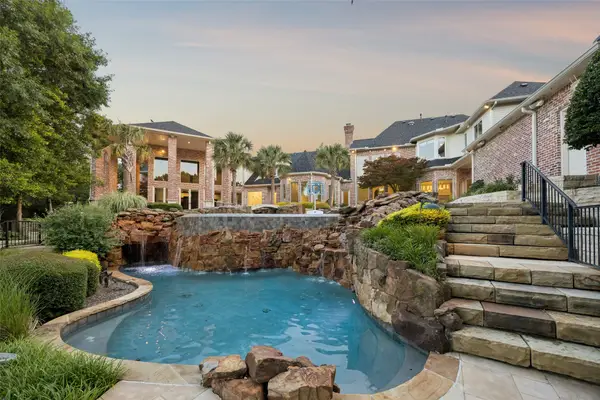 17508 Oak Mount Place, Dallas, TX 75287
