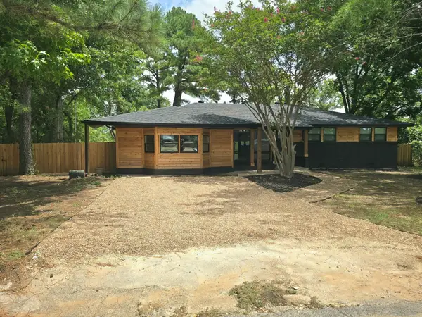 404 W Hillcrest Street, Keene, TX 76059