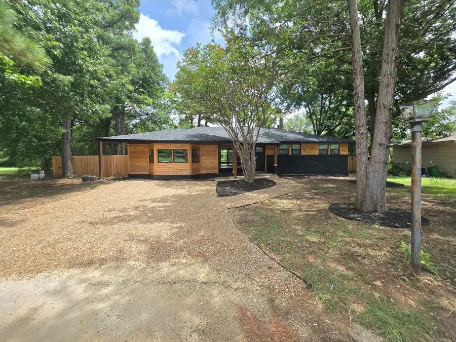 404 W Hillcrest Street, Keene, TX 76059 - #2