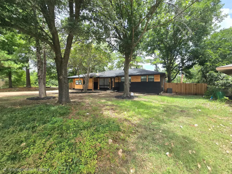 404 W Hillcrest Street, Keene, TX 76059 - #3