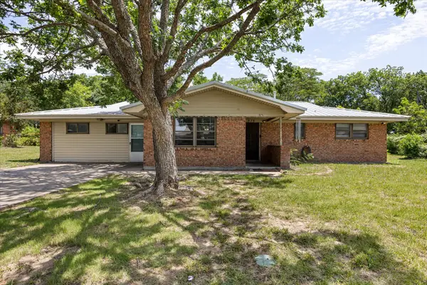 575 N Charlotte Avenue, Stephenville, TX 76401