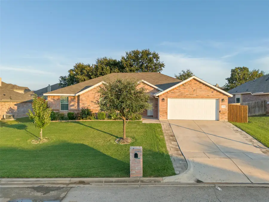 3733 Cecelia Lane, Forest Hill, TX 76140 - #3