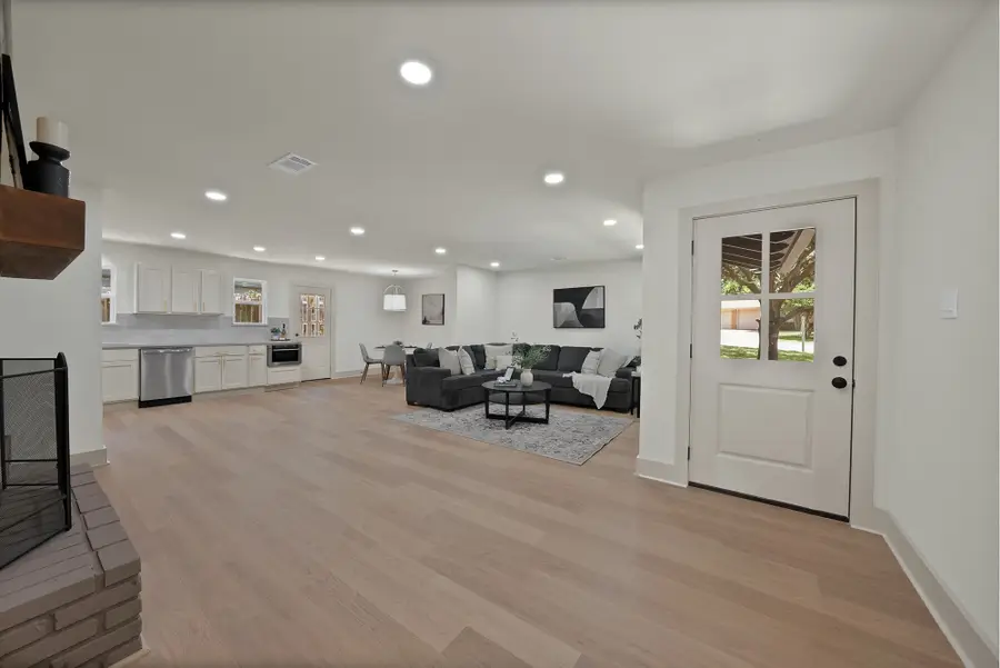 5704 Wessex Avenue, Fort Worth, TX 76133 - #3