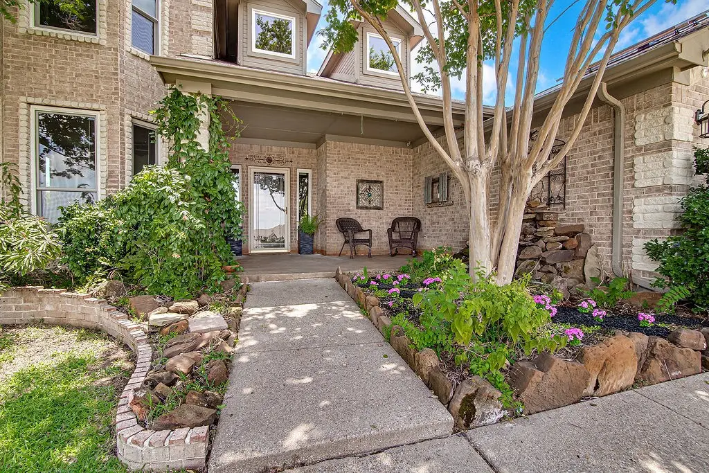 800 Joshua Drive, Burleson, TX 76028 - #1