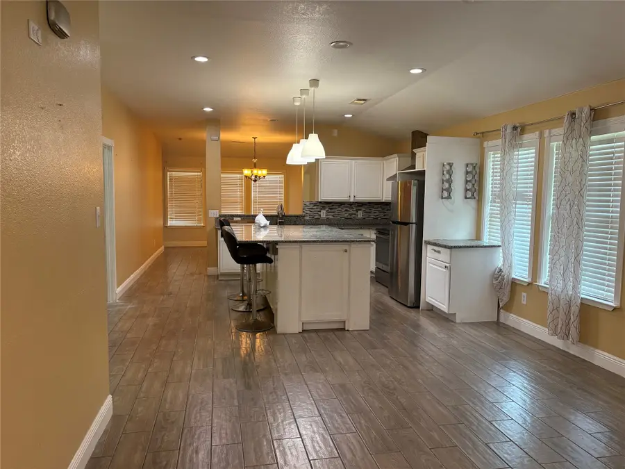 700 Stonedale Drive, Arlington, TX 76002 - #2