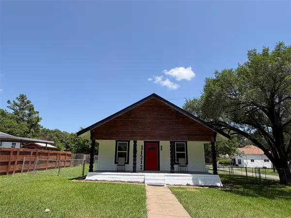1212 Earl Street, Commerce, TX 75428