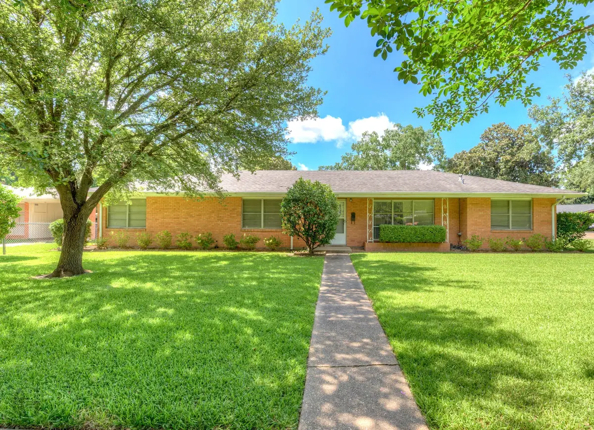 801 Lark Avenue, Shreveport, LA 71105 - #1