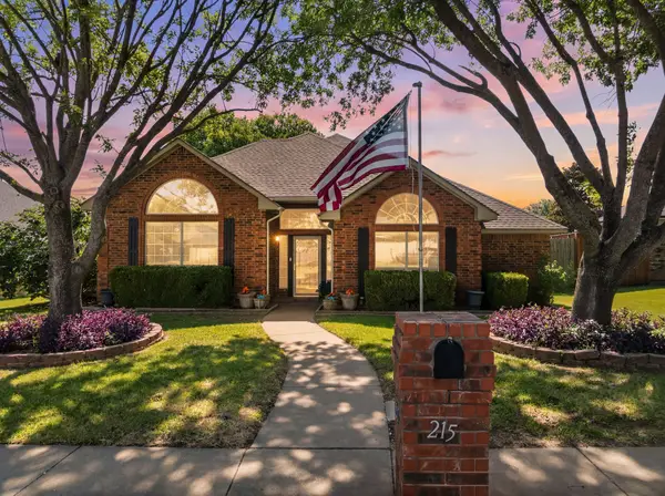 215 Sioux Drive, Waxahachie, TX 75165