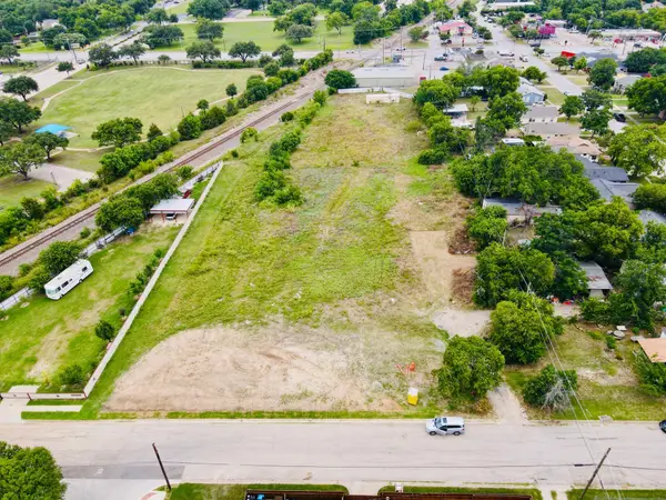 4200 Townsend Drive, Fort Worth, TX 76115