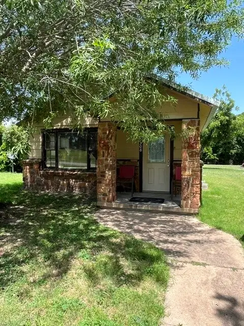 1308 N Mesquite Street N, Goldthwaite, TX 76844 - #2