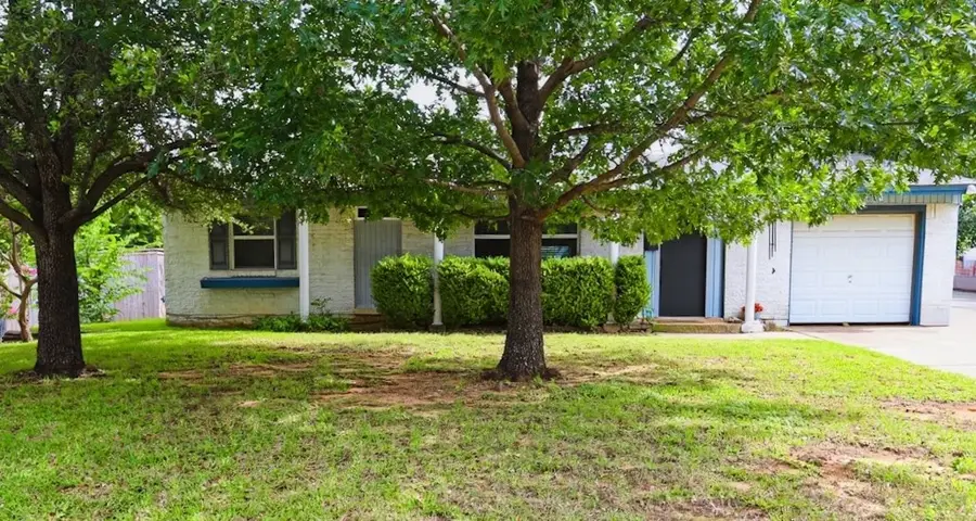 1105 Glenn Drive, Euless, TX 76039 - #2