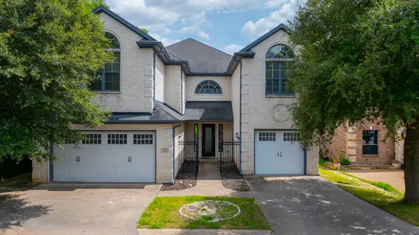 902 Saint George Place, DeSoto, TX 75115