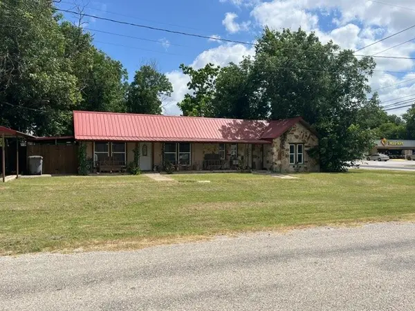 208 E 3rd Street, Hico, TX 76457