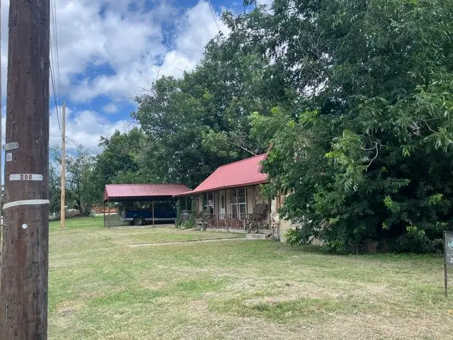 208 E 3rd Street, Hico, TX 76457 - #3