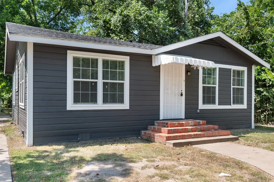 706 E 1st Avenue, Corsicana, TX 75110 - #3