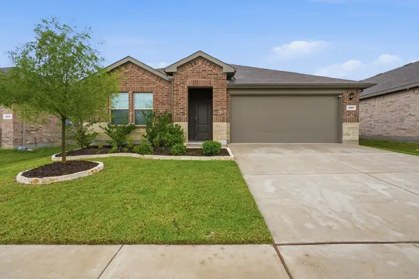 409 Beekeeper Drive, Fort Worth, TX 76131