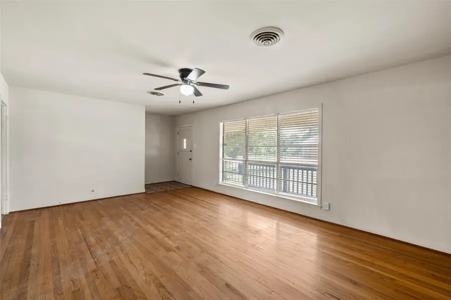 303 East Avenue, Moody, TX 76630 - #3