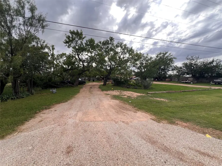 762 Scott Street, Tye, TX 79563 - #2