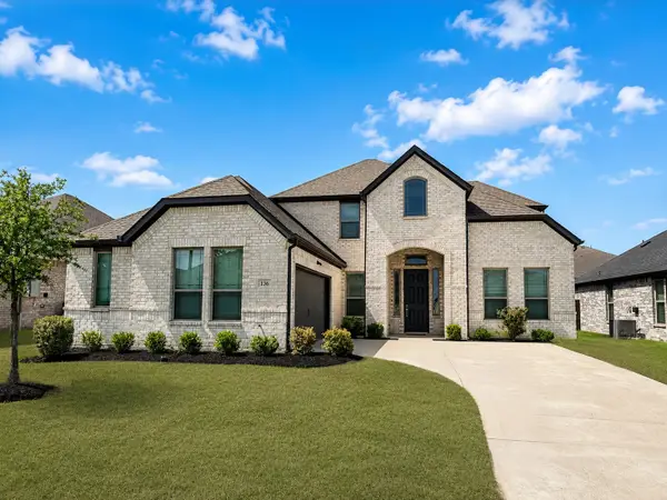 136 Bowling Green Avenue, Red Oak, TX 75154