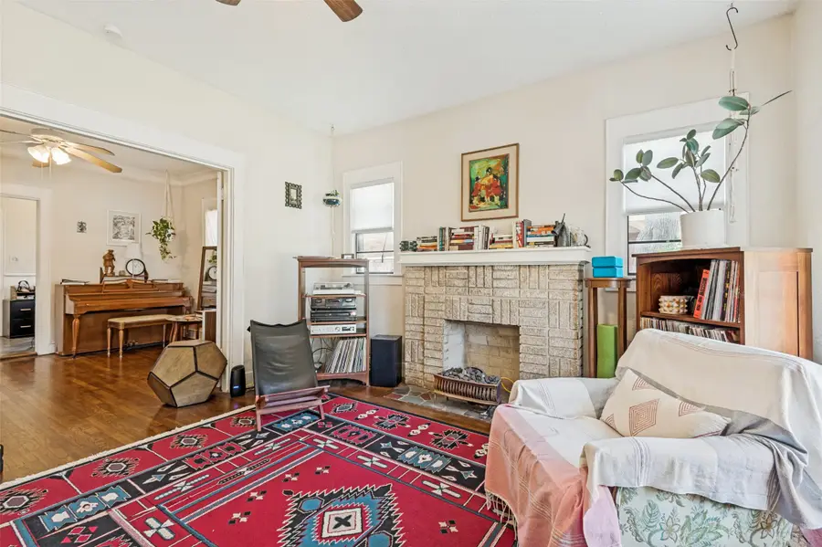 2542 Gladstone Drive, Dallas, TX 75211 - #2