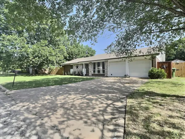 2304 SE 10th, Mineral Wells, TX 76067
