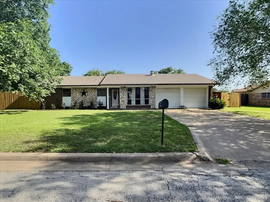 2304 SE 10th, Mineral Wells, TX 76067 - #2