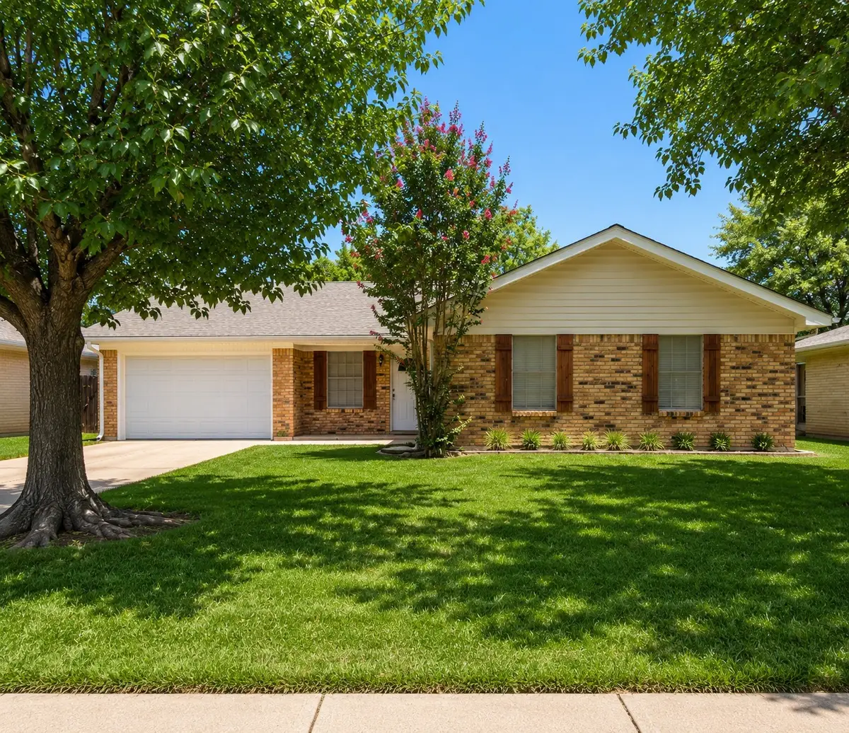 900 Prestwick Street, Bedford, TX 76022 - #1