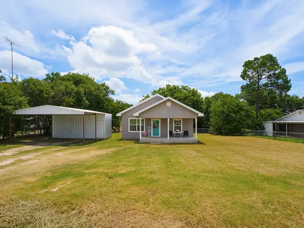 180 Trail Drive, Bowie, TX 76230