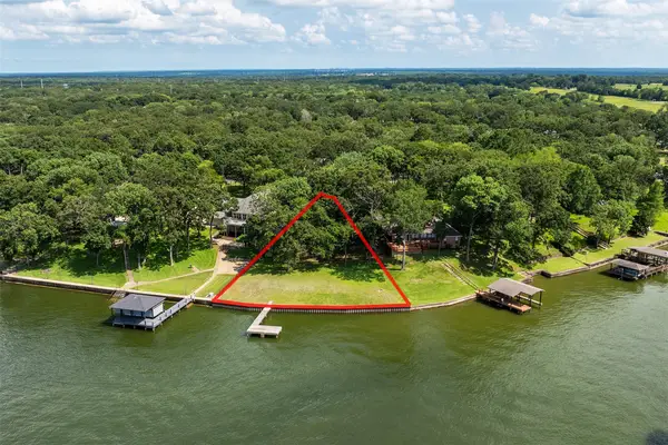 109 Lakeside Lane, Streetman, TX 75859