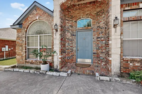 2201 Trickling Creek Drive, Garland, TX 75041