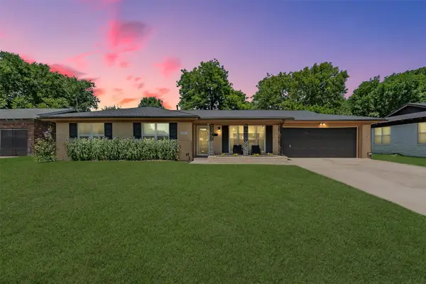 853 Lee Drive, Bedford, TX 76022