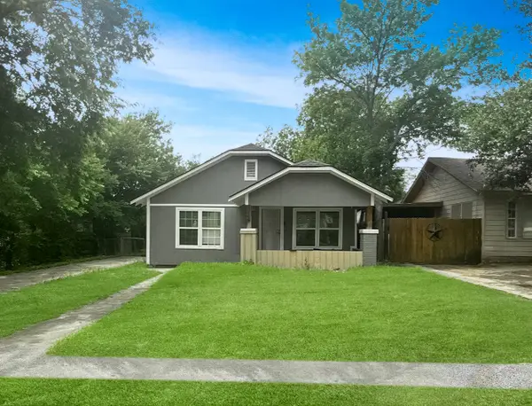 3116 6th Avenue, Fort Worth, TX 76110