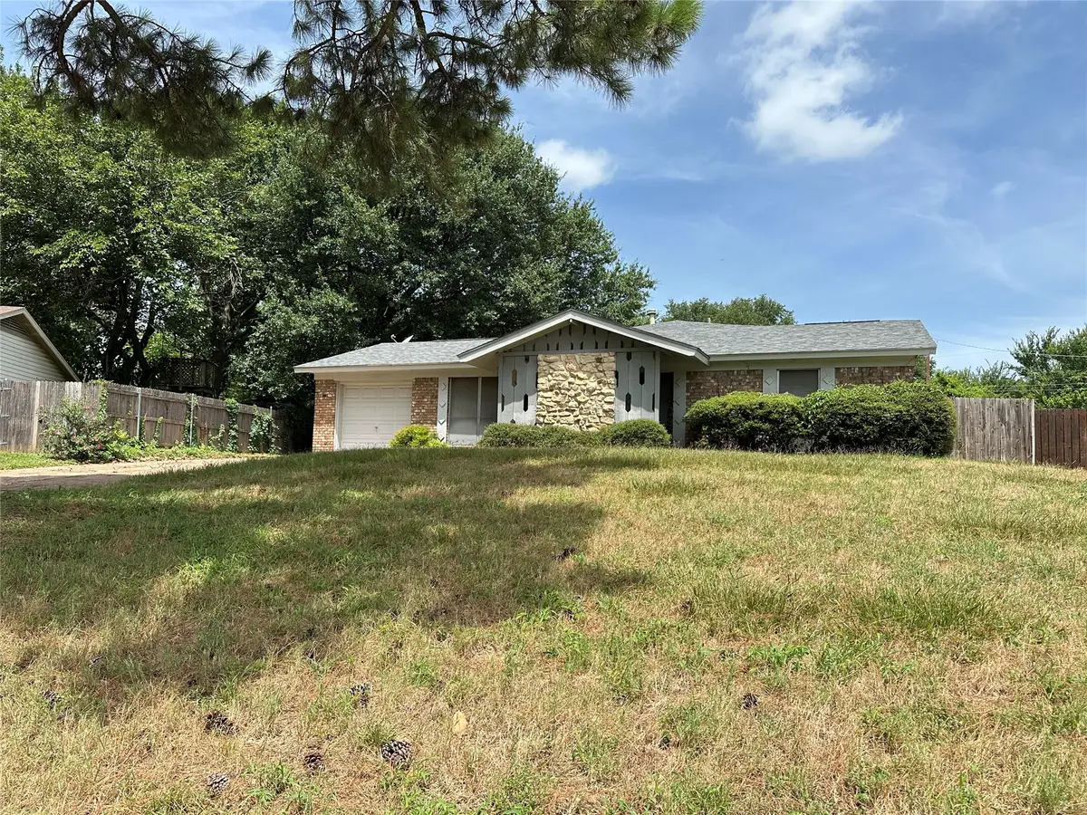 1908 Brookview Drive, Arlington, TX 76010 - #1