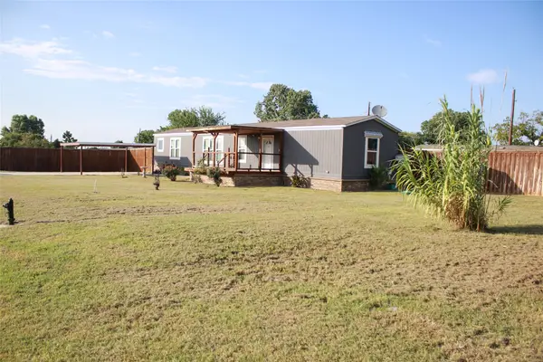 8529 Weems Estate Drive, Granbury, TX 76048