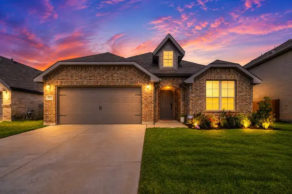 5925 Lovills Creek Street, Fort Worth, TX 76179