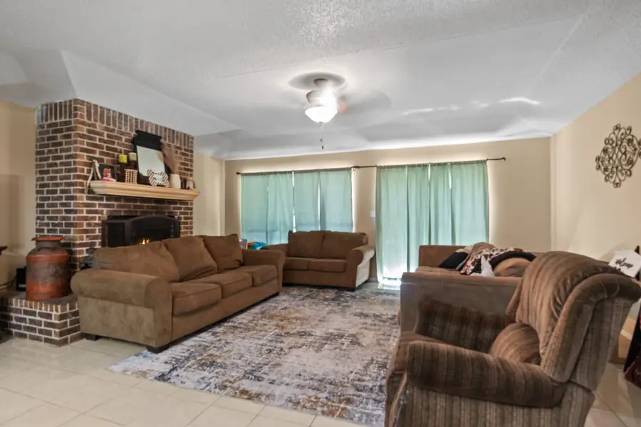 206 Carr Drive, Mount Pleasant, TX 75455 - #2