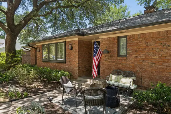 926 Chadwick Drive, Richardson, TX 75080
