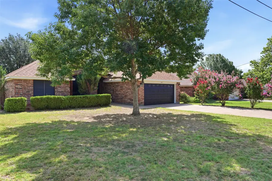 1401 Spanish Oak Drive, Granbury, TX 76048 - #2