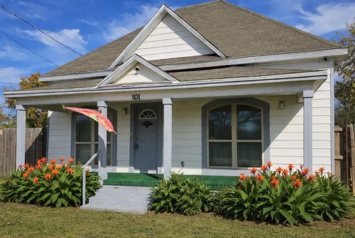 101 S Walnut Avenue, Petrolia, TX 76377 - #1