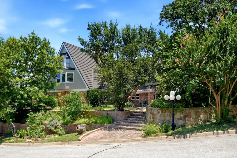 2011 Ridgemont Court, Arlington, TX 76012 - #2