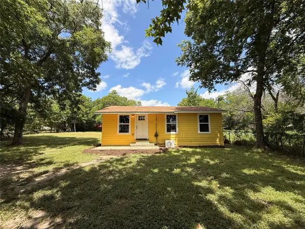 805 NE 3rd Street, Hubbard, TX 76648