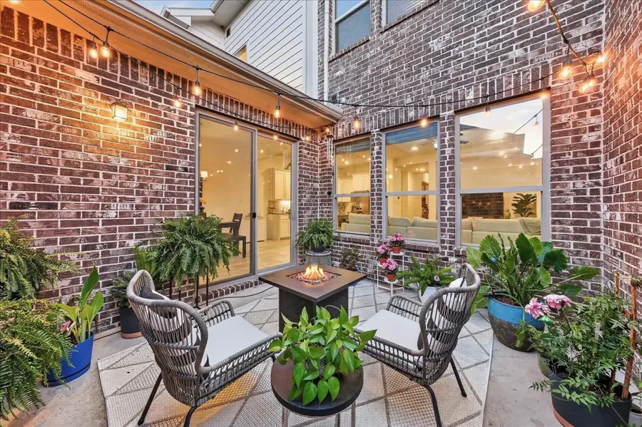 1221 Birds Fort Trail, Arlington, TX 76005 - #2