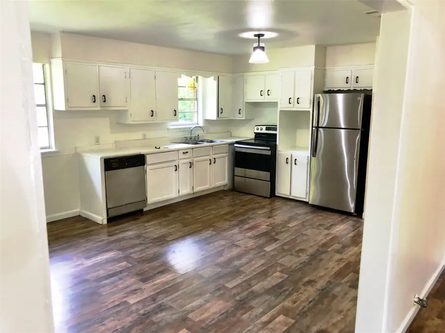 1108 Locust Street, Gainesville, TX 76240 - #2
