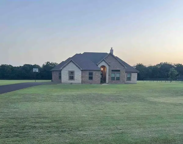 6120 County Road 401, Grandview, TX 76050