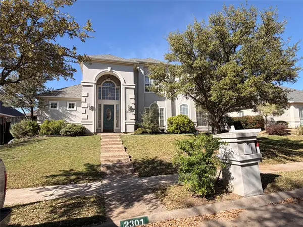 2301 Clearspring Drive S, Irving, TX 75063