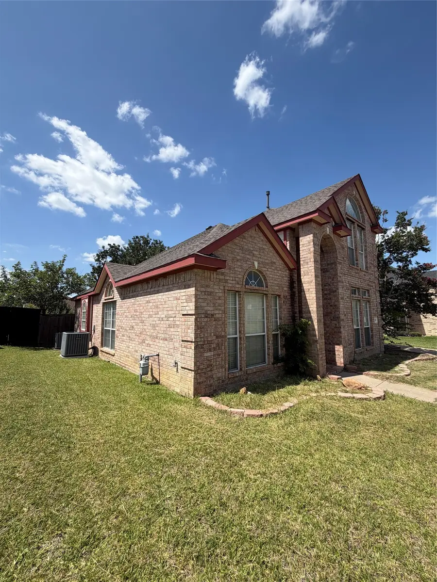 307 Fort Edward Drive, Arlington, TX 76002 - #2